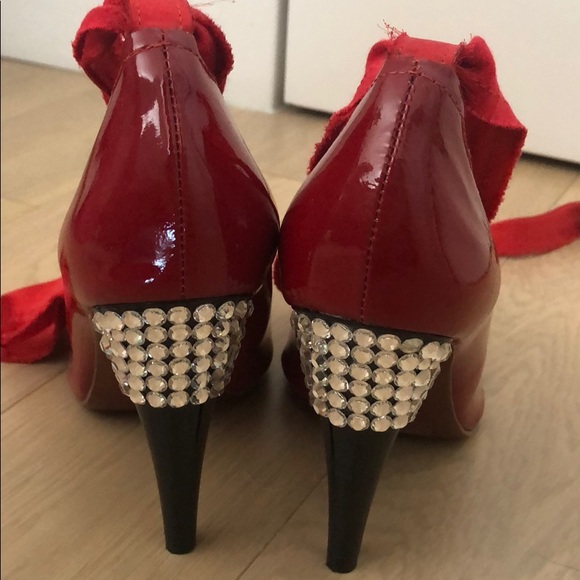 lanvin x H&M red patent silk tie pumps - Picture 3 of 4